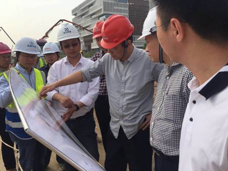 李兵調(diào)研四水共治項目.jpg 李兵調(diào)研四水共治項目.jpg